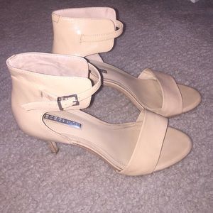 BCBGeneration Warm Sand Heels-size 7