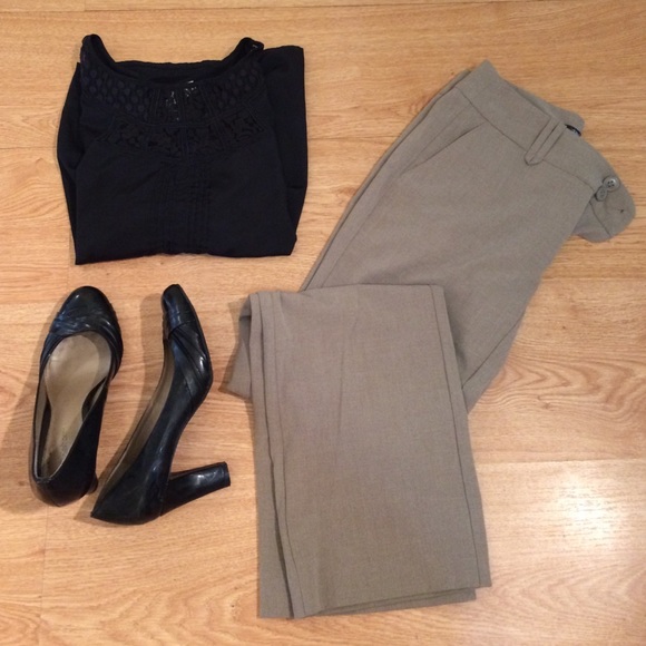 Perfect work trousers by Daisy Fuentes. Size 2P