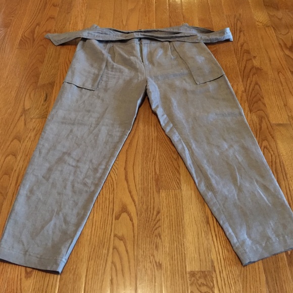 SUMMER CLEAN OUT SALE!! Linen crop pants - Picture 1 of 4