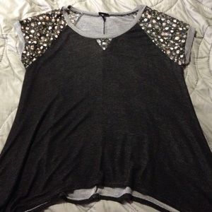 Torrid shark bite hem floral lace sleeve top 0 14