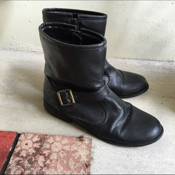 Black boots