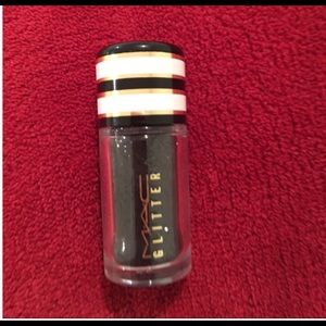 Mac black glitter pigment