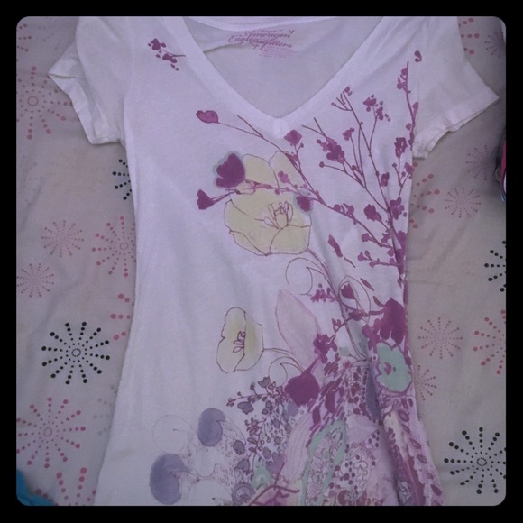 Slim fitting Sakura Design V neck