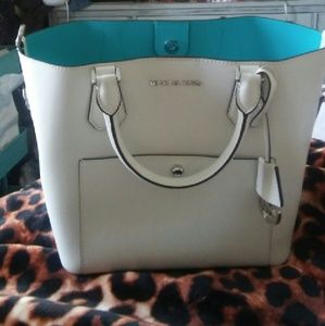 Michael Kors Greenwich Large Never been carried