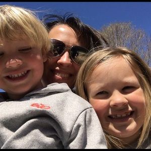 Meet your Posher, Laurie