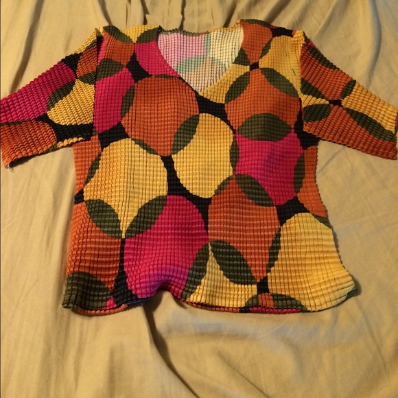Komarov women's shirt pleated