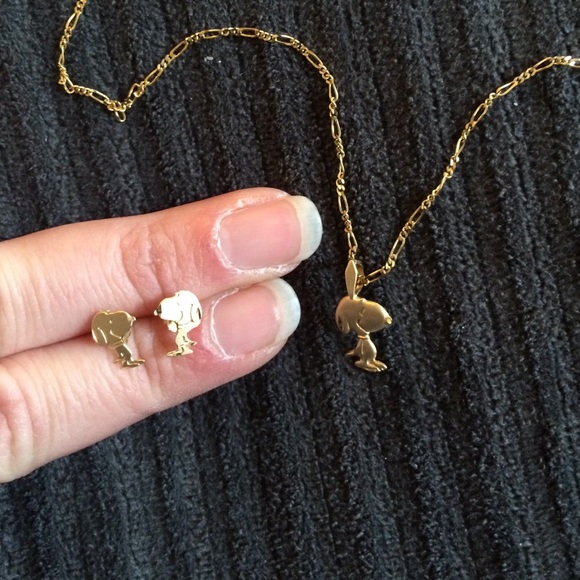 snoopy necklace gold