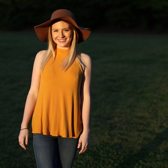 Meet your Posher, Katie - Picture 1 of 1