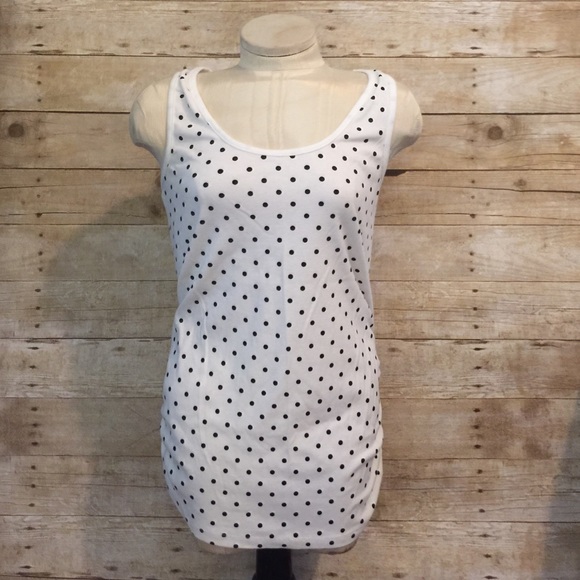 Very cute maternity tank from old navy. Large.