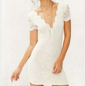 Kimchi lace body con dress