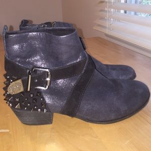 Short black booties