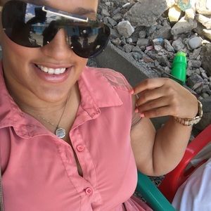 Meet your Posher, Agnes