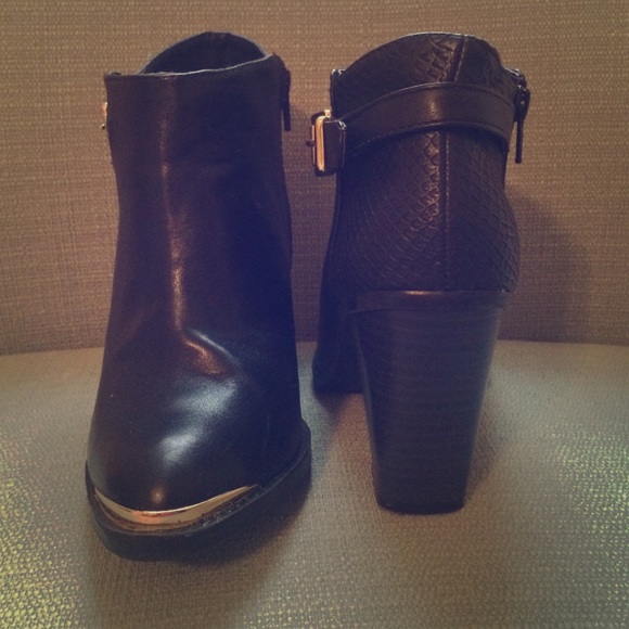 Rock&Republic black booties Sz. 6