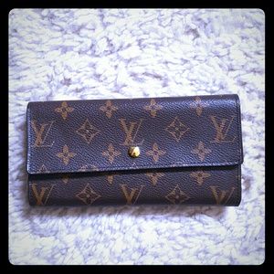 Louis vuitton look a like wallet