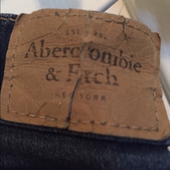 Dark Wash Mid-Rise Jeans - Picture 4 of 4