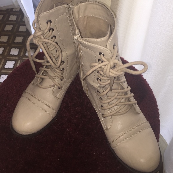 Areopstale boots
