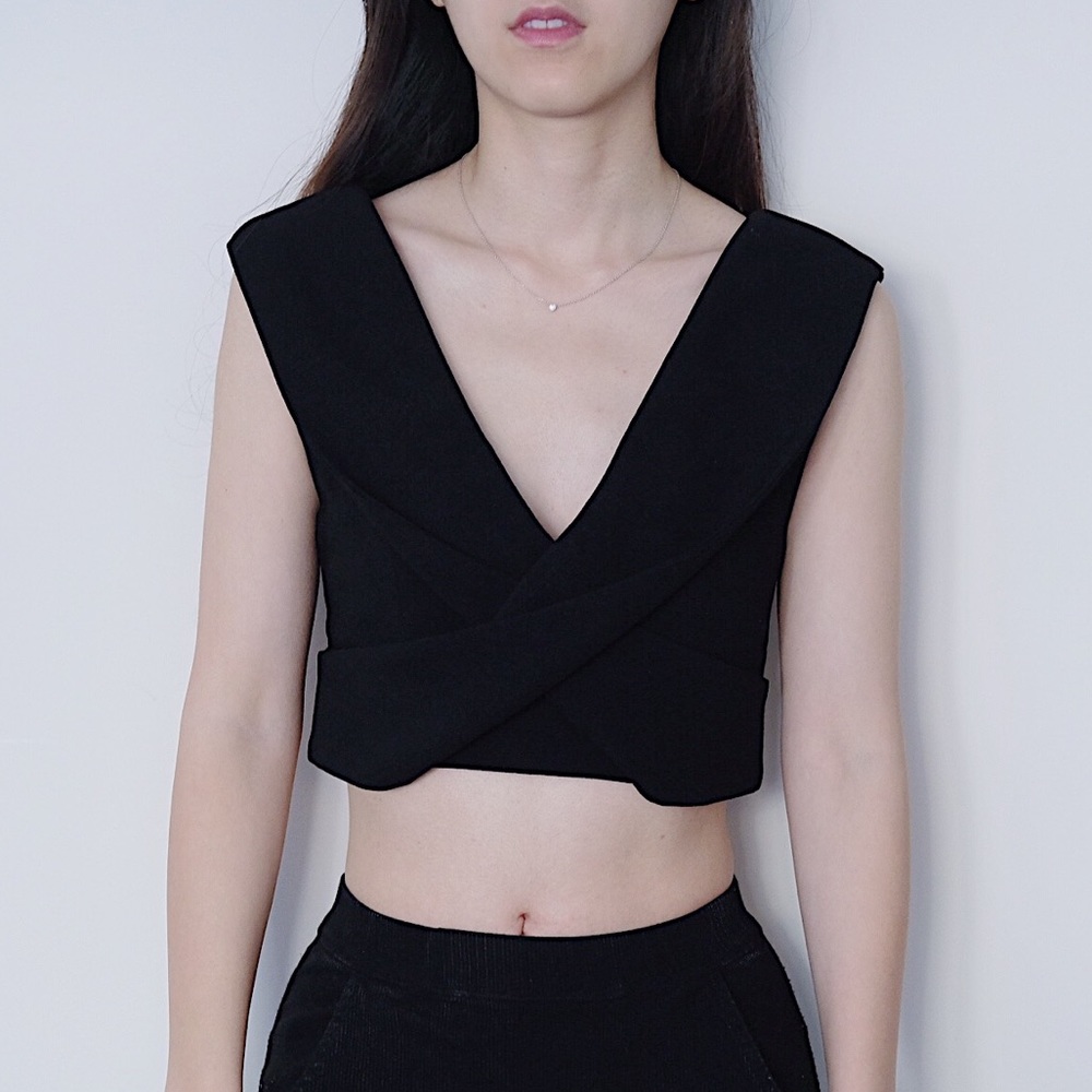 FINDERS KEEPERS V-neck crop top - Picture 2 of 6