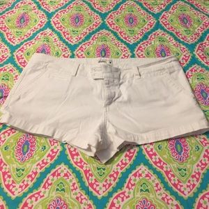 AE white cotton shorts
