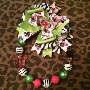 Boutique Disney Bubblegum necklace and Bow set