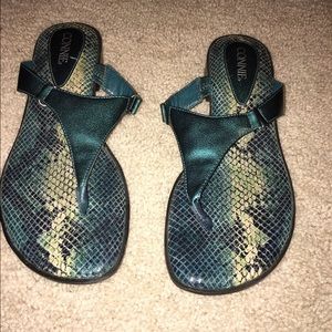 Pretty turquoise and purple sandals☝🏾️