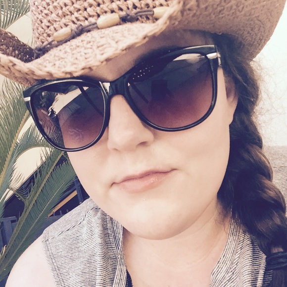 Meet your Posher, Abby