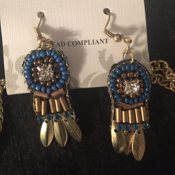 Jewelry Set - Picture 2 of 3