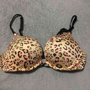 ❌SOLD❌VS 34B Bombshell Plunge Bra