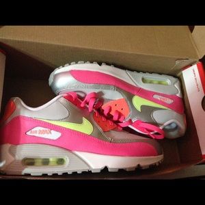 Brand new nike air max .