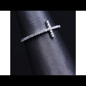 Beautiful Ladies Cross Diamond Ring 14K Gold