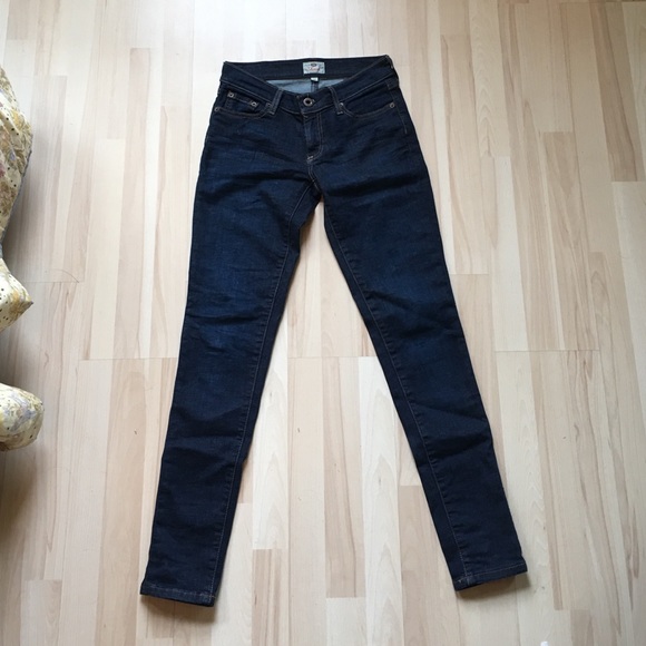 FOSSIL brand skinny jeans!