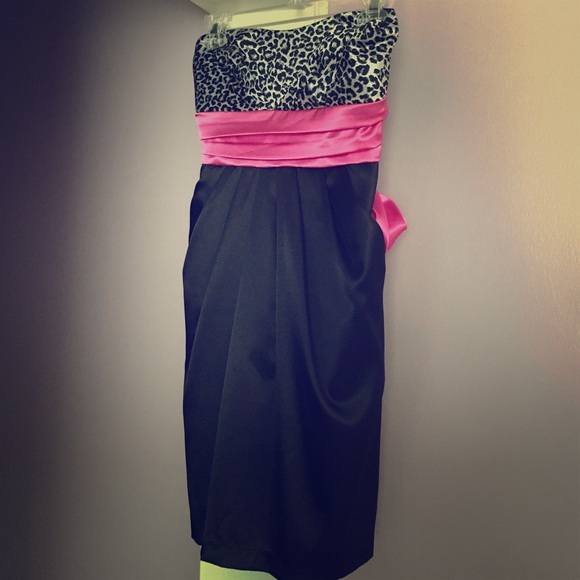 Juniors Strapless Cocktail Dress - SIZE 11