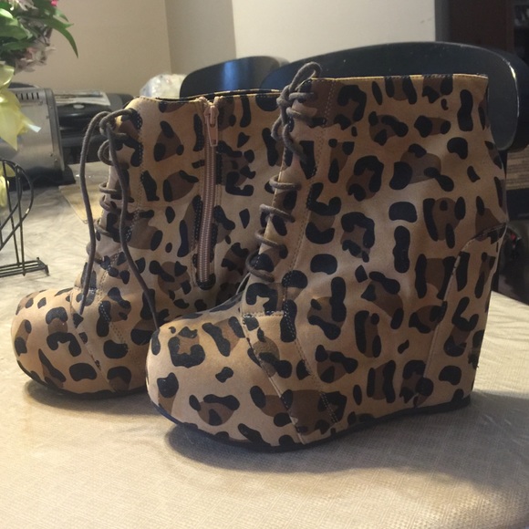 Leapord print booties