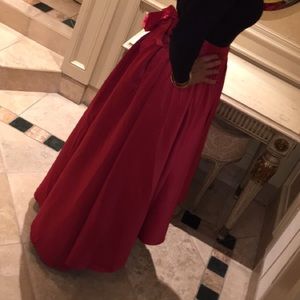 Red hi-lo poof skirt size L