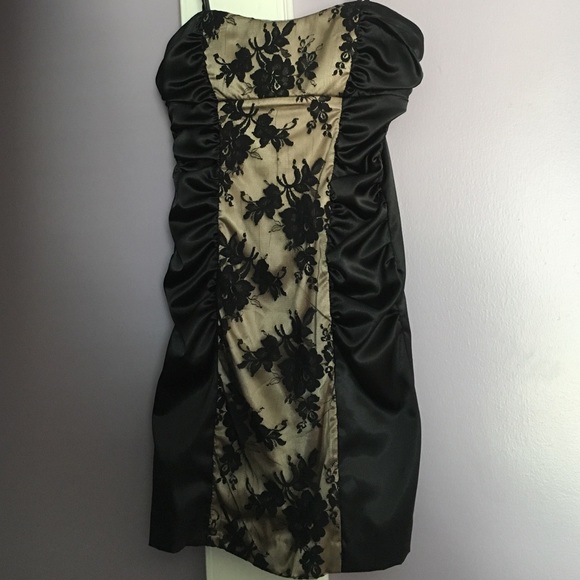 Juniors Cocktail Dress - SIZE 9