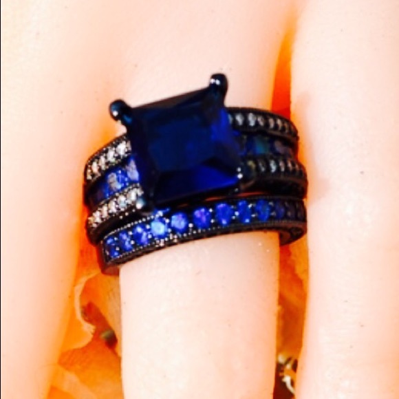 New size 6 ring stones are blue and with beautiful