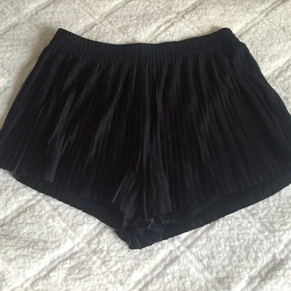 Pleated Flowy Shorts