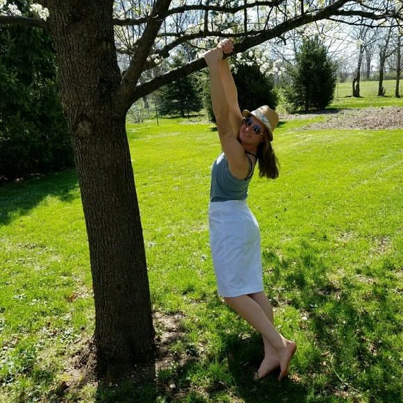 💥SOLD 💥NWOT Worthington White Skirt - Picture 2 of 4