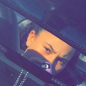 Meet your Posher, Kara