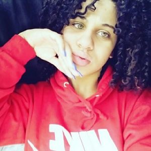 Meet your Posher, Elanda