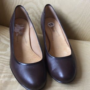 Soft Spots wedges size 10W