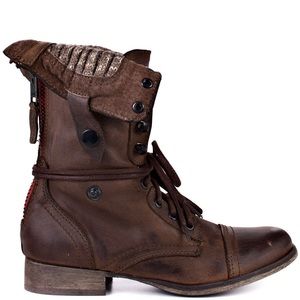 Steve Madden Cablee Boots. Size 6.