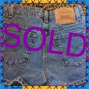 ❌❤️SOLD❌❤️ VINTAGE High Waist LEVI shorts sz. 7 😍
