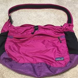 Patagonia, lightweight messenger bag, like new.