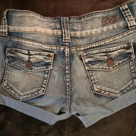 Shorts - Picture 2 of 3