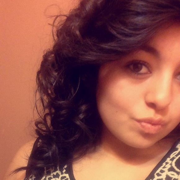 Meet your Posher, Gisselle - Picture 1 of 1