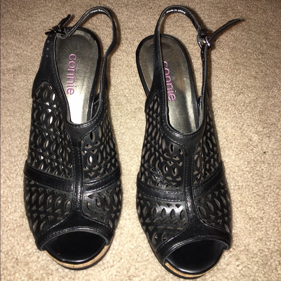 Like new black sandals ✨