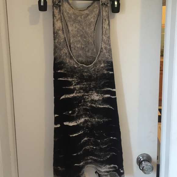 Tie die tank