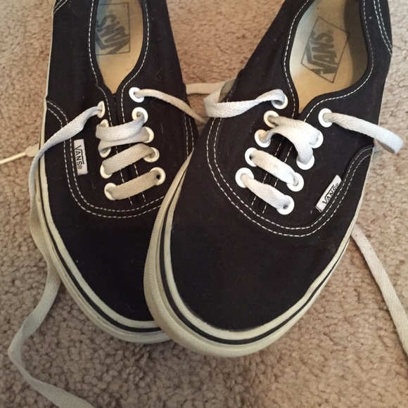 Regular Black Vans