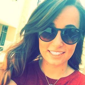 Meet your Posher, Alyssa