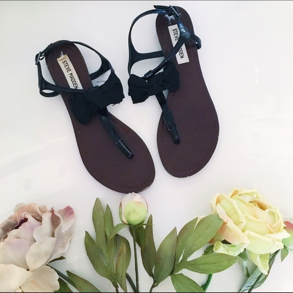 Steve Madden Shoes - 🌿HOST PICK🌿 Steve Madden bow sandals